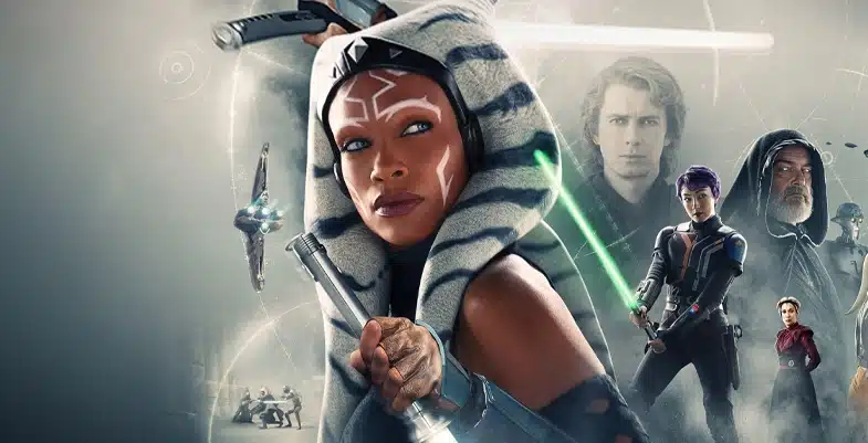 L'image montre Ahsoka Tano au centre, brandissant un sabre laser, avec Sabine Wren devant elle, tenant un sabre laser vert. À gauche d'Ahsoka se trouve Baylan Skoll, et le plus petit personnage est Morgan Elsbeth. En arrière-plan, des éléments galactiques et des vaisseaux ajoutent une touche épique de science-fiction.